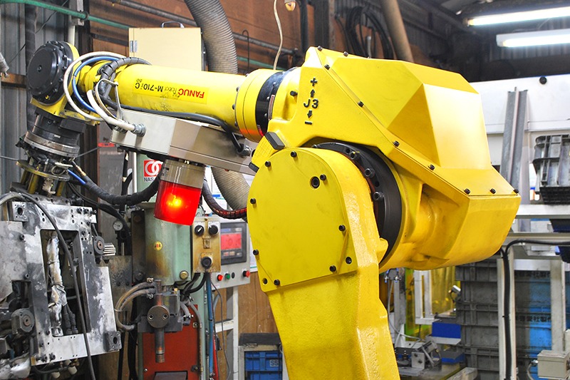 ハンドリングロボットによるスポット溶接