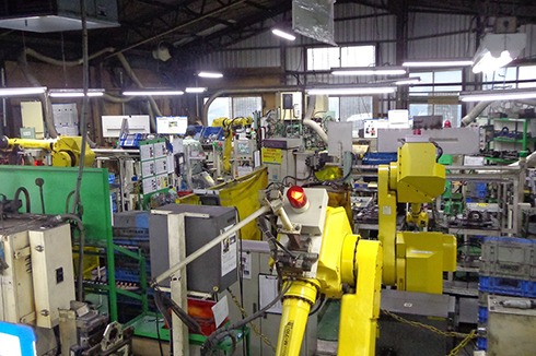 スポット溶接ロボットライン